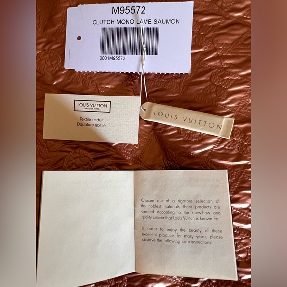 LOUIS VUITTON Saumon Monogram Limelight
Clutch Bag - Picture 4 of 14